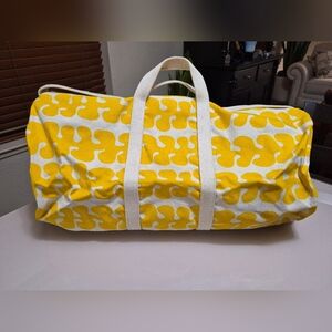 MARBLEHEAD HANDPRINTS INC. SILK SCREENED CANVAS TRAVEL BAG